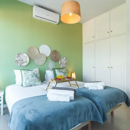 Pitanga By Ah * Câmara de Lobos